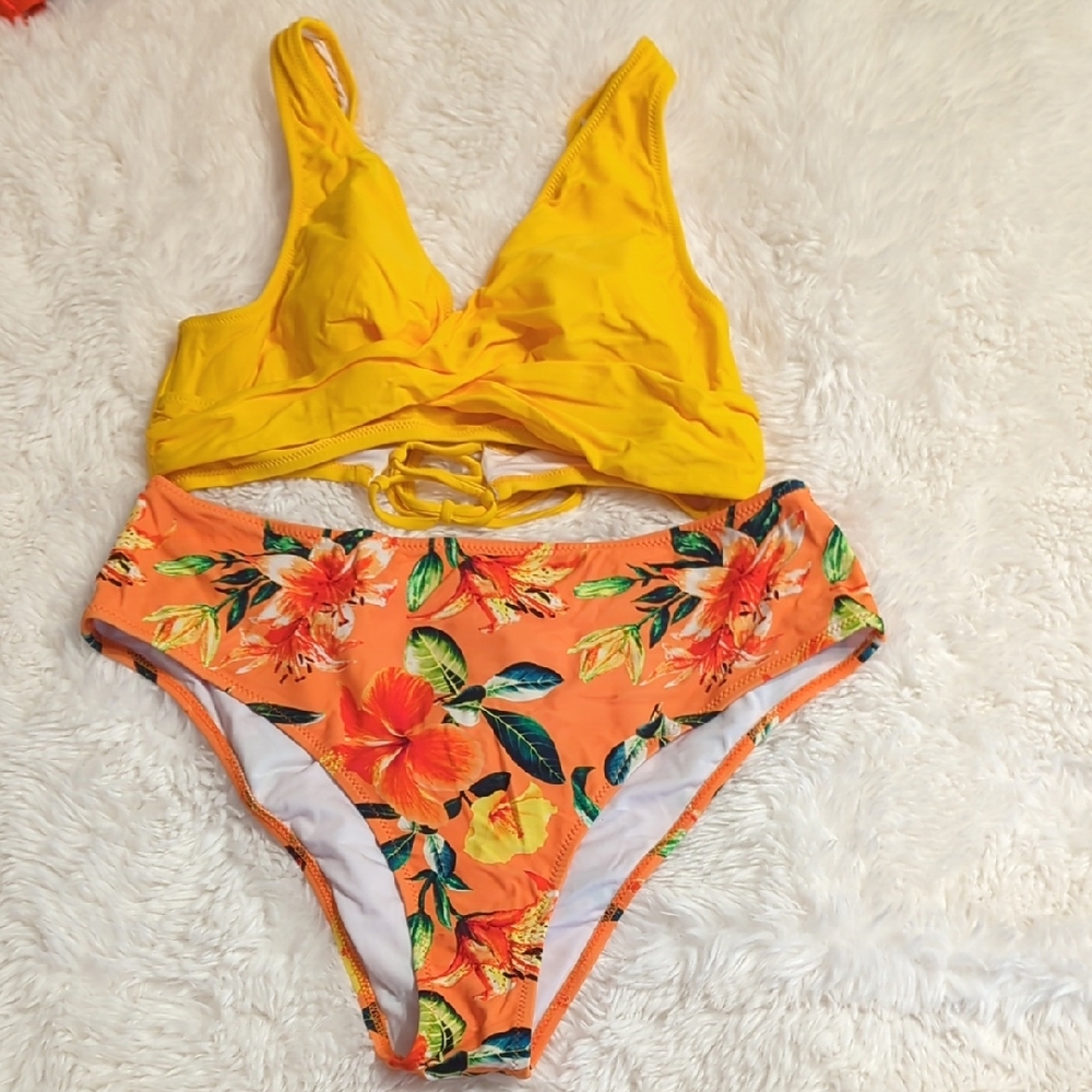 NWOT! Cupshe Yellow and Floral Bikini Set